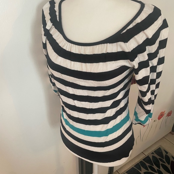 3/4 sleeve scoop neck black and white stripe with turquoise accent stripe - Picture 2 of 8